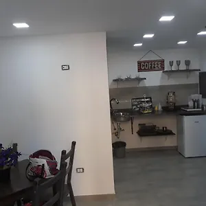 Qui Family Nápoles
